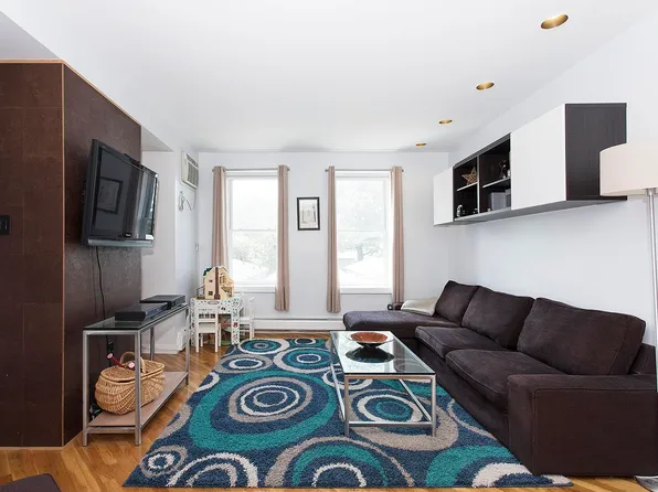54 Magnolia Avenue image 1 of 13