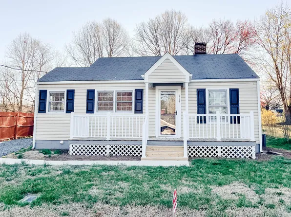 114 Wall St, King, NC 27021