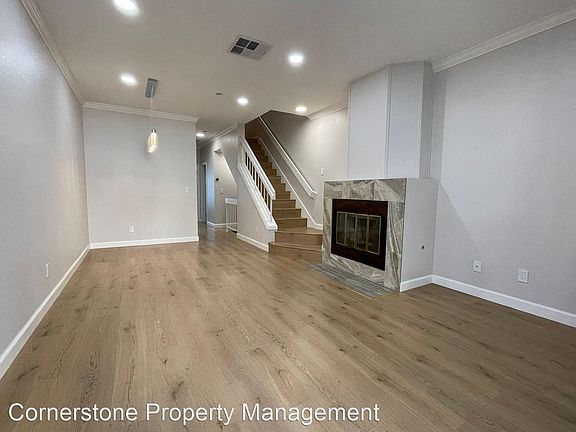 5th image of 964 Belmont Ter Unit 3