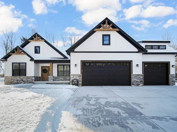 212 N 600 W, Valparaiso, IN 46385