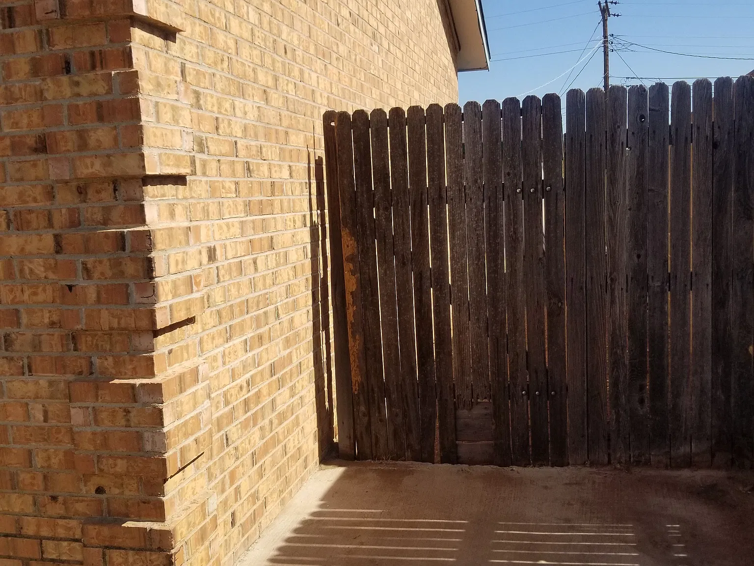2 bed, 1.0 bath, 1165 sqft, $1,750 — Photo 2