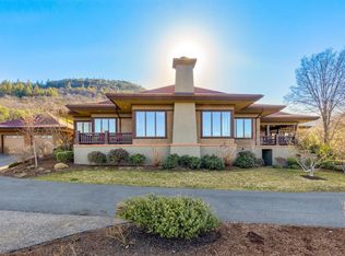 142 Hitt Rd, Ashland, OR 97520