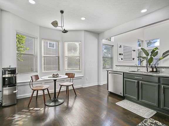 5th image of 512 Apple Valley Cir