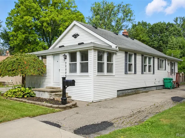 30526 Dawson St, Garden City, MI 48135