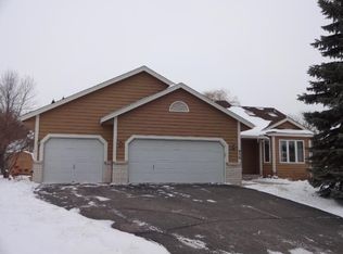 950 Lake Susan Dr, Chanhassen, MN 55317