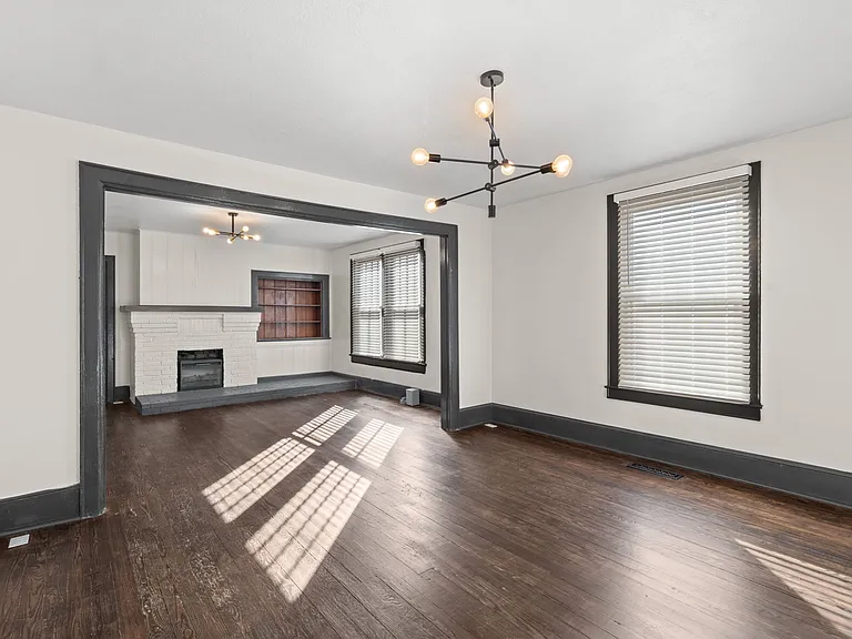 4910 Saint Elmo Ave — Photo 4
