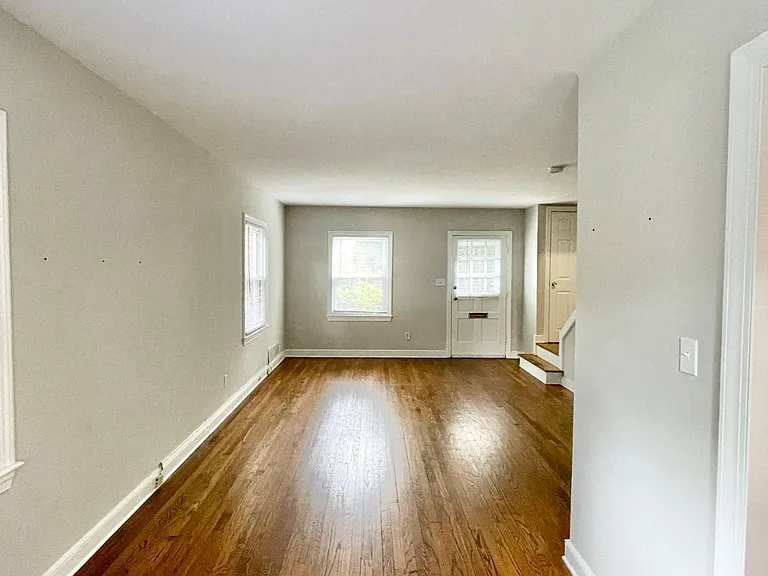 2528 N Winchester St — Photo 7