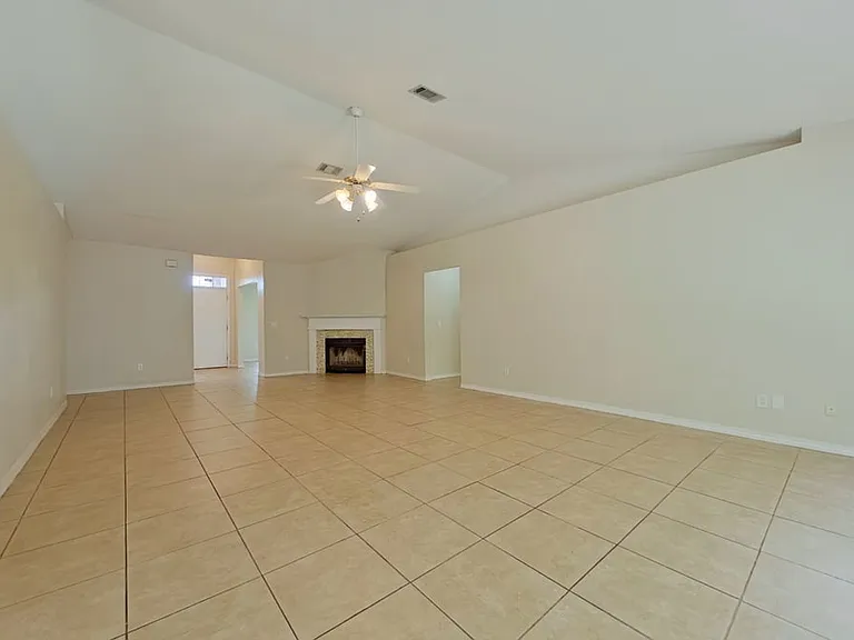 143 Steeplechase Dr — Photo 4
