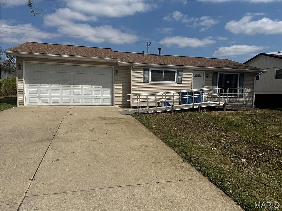 2nd image of 605 Pike Dr E