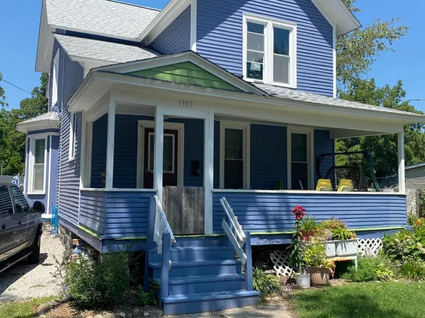 1303 Washington Ave, Kalamazoo, MI 49001