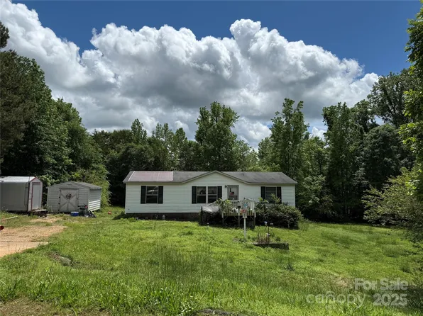 118 Burnside Ct, Clover, SC 29710
