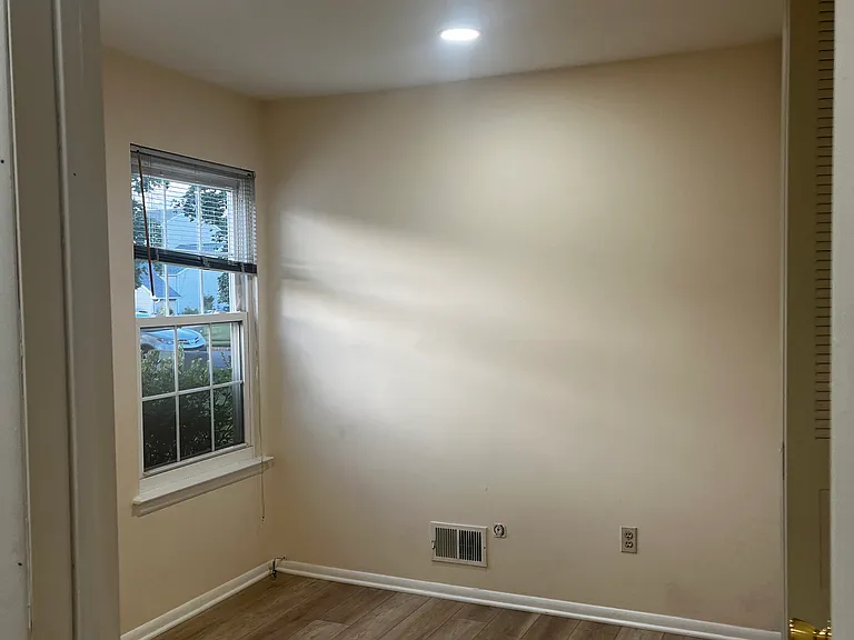 Recess light available in room