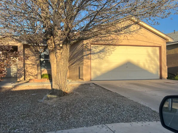 616 Escavada St SW, Albuquerque, NM 87105