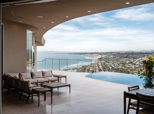 7447 Hillside Dr, La Jolla, CA 92037