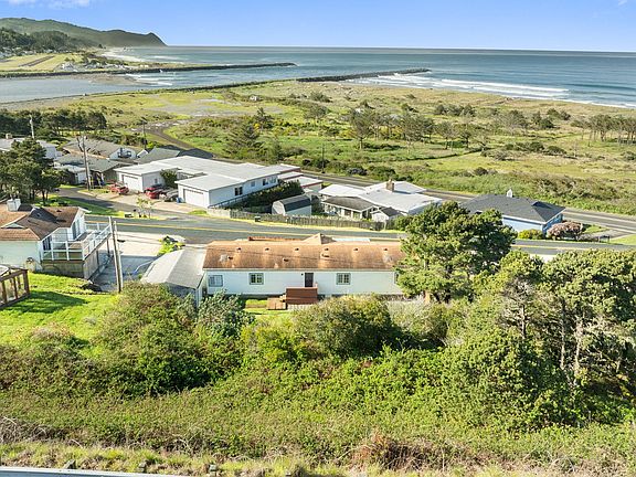 2nd image of 94033 Doyle Point Rd