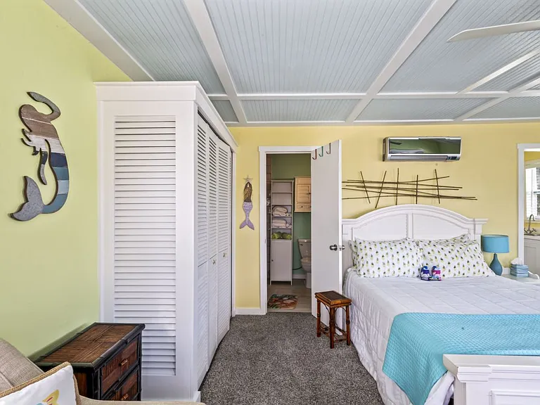 7518 Astor Dr — Photo 9