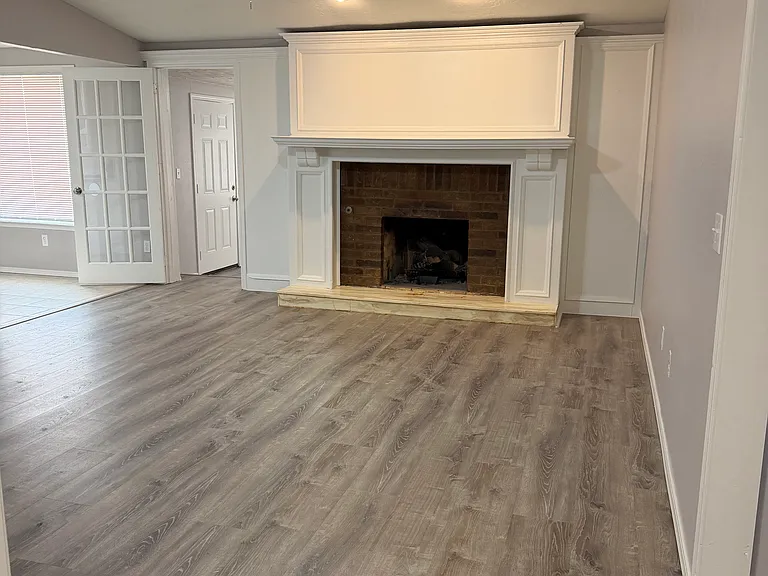 1717 SE 9th St — Photo 2
