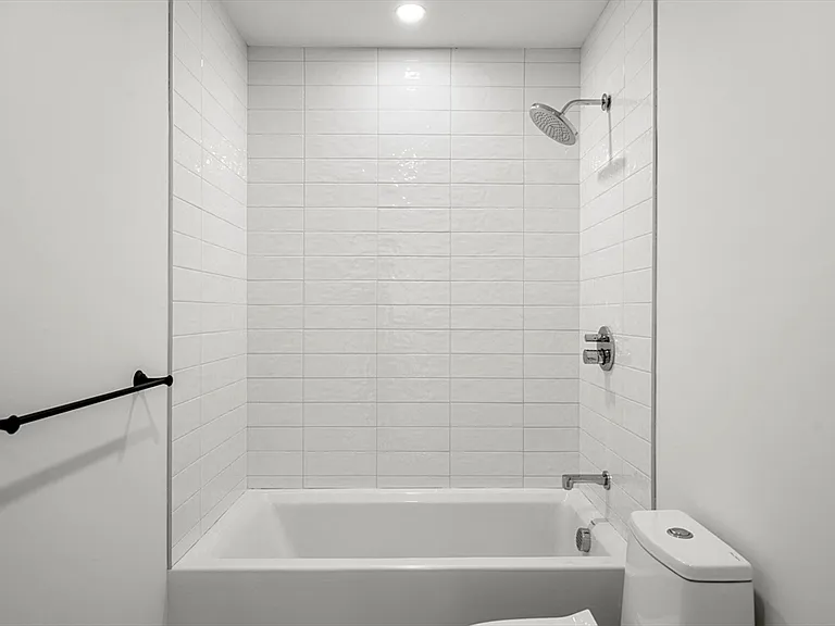 6 Elm St #6 — Photo 17