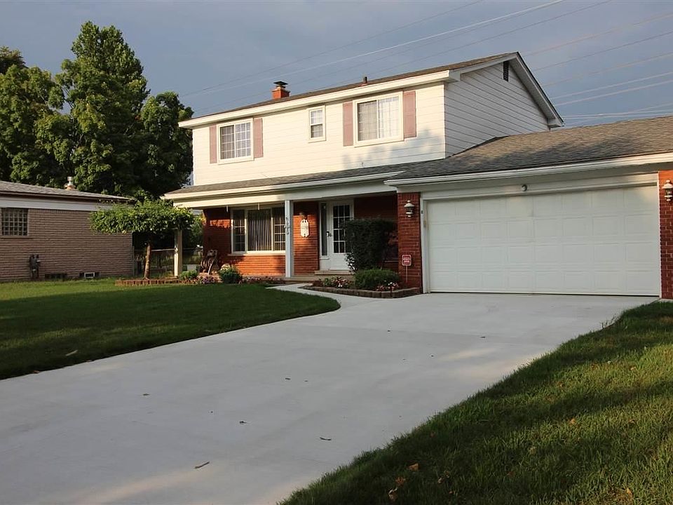 1st image of 42248 Mendel Dr