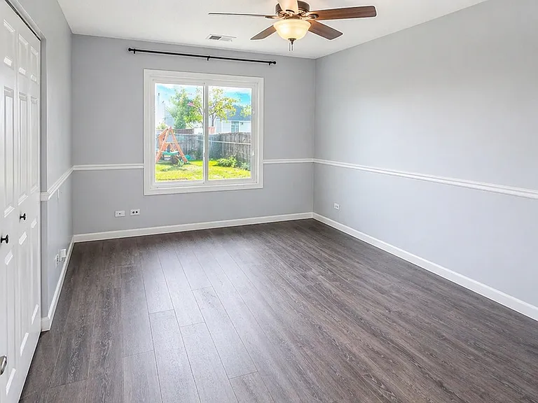 828 Huron Ct — Photo 16