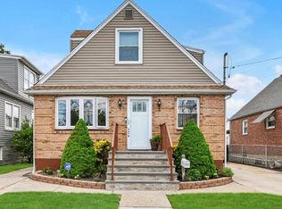 126 Roeckel Avenue, Valley Stream, NY 11580
