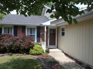 617 Tennyson Dr, Wheaton, IL 60189