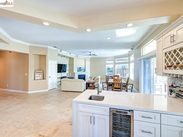 4050 Pier Point — Photo 14