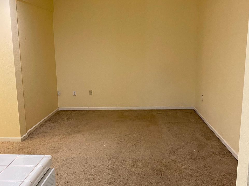 2nd image of 161 W Santa Clara St #206