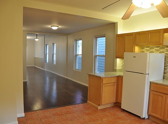 3rd image of 3424 S Lituanica Ave