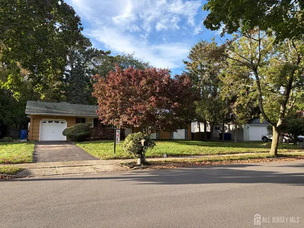 360 Killarney Dr, Toms River, NJ 08753