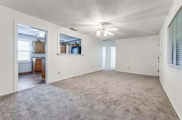 2528 Private Road 5101 — Photo 5