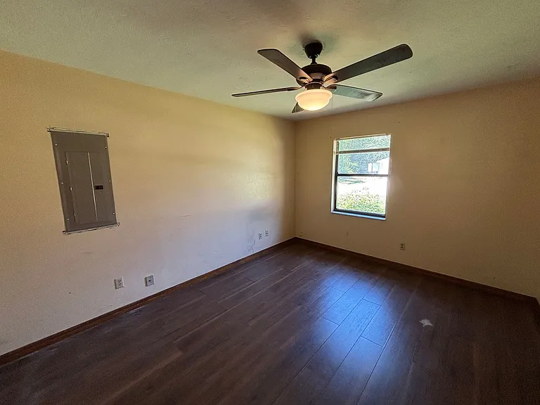 5532 NW 57th Pl — Photo 10