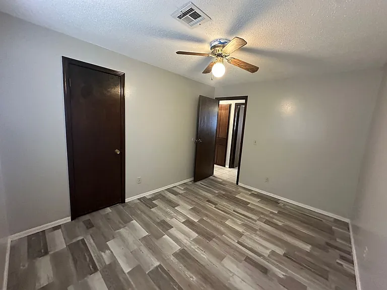 3904 Overland Dr — Photo 33