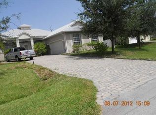 551 Sharpe St, Port Saint Lucie, FL 34983