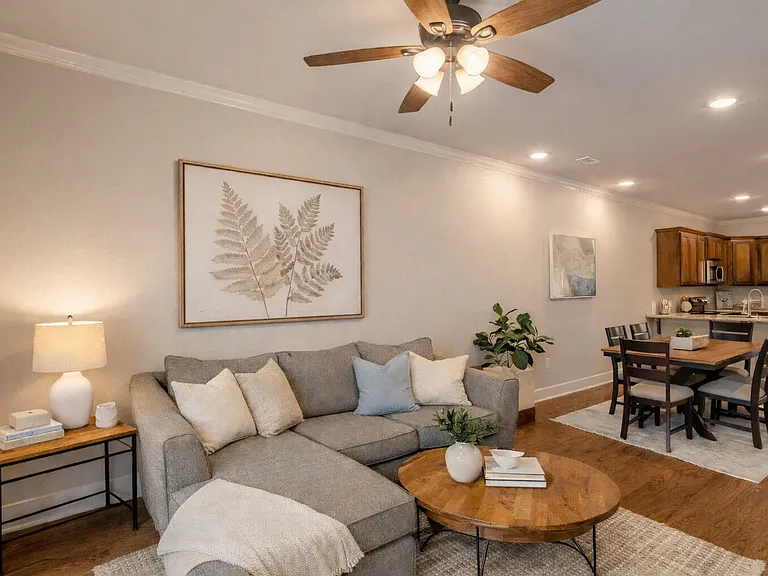 Sycamore Heights Townhome — Photo 14