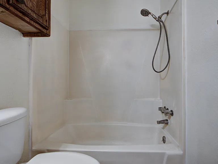 1331 Glen Oaks Ct #4 — Photo 31