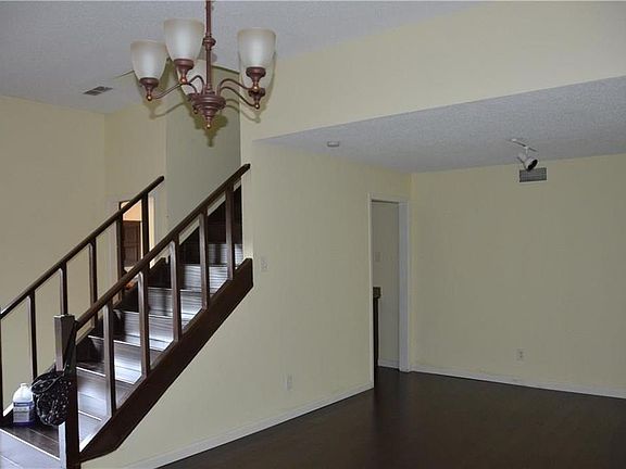4th image of 3102 Townbluff Dr
