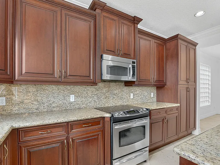 8326 Emerald Winds Cir — Photo 17