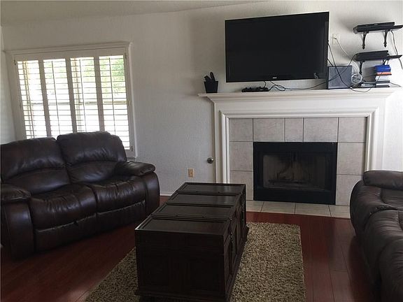 4th image of 3058 Oak Crest Cir