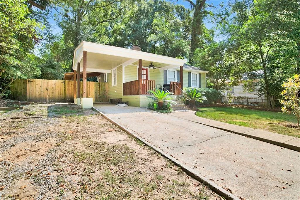 2 bed, 1.5 bath, 900 sqft, $1,495 — Photo 3