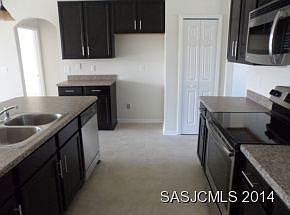 3rd image of 156 E New England Dr
