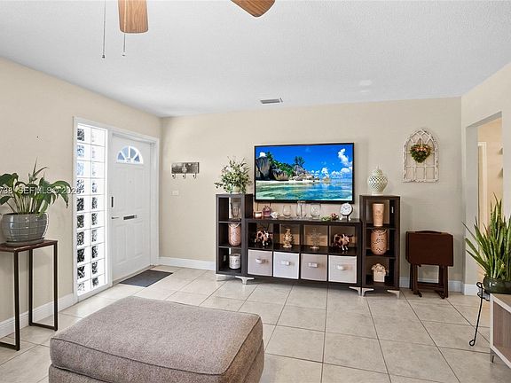 4th image of 5409 NW 49th Ave