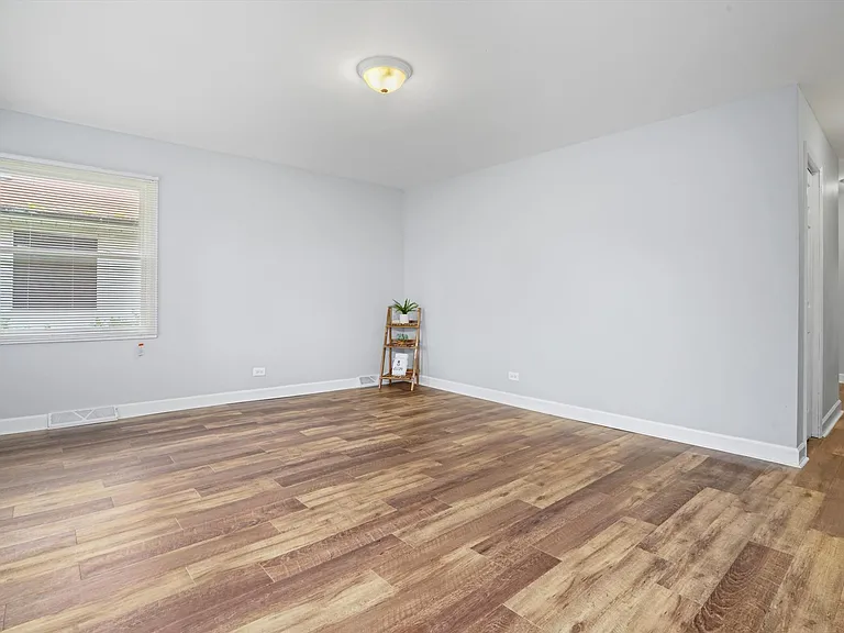 16125 Marshfield Ave — Photo 4