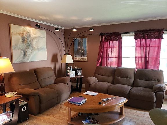 2nd image of 2215 8th Ave