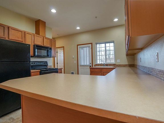 5th image of 4341 S Warner St #3317