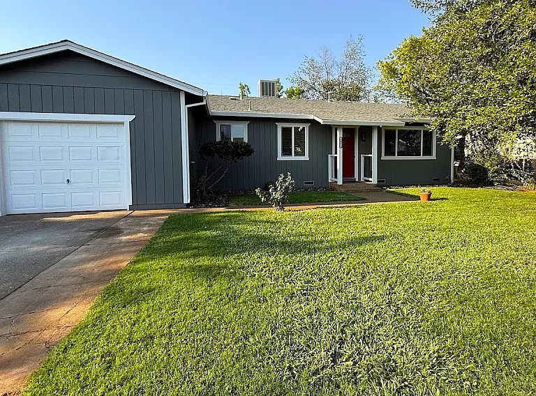 2092 Neptune Ter — Photo 1