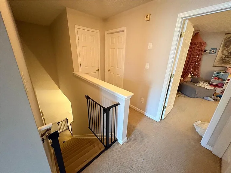 3082 Kentmere Dr — Photo 15