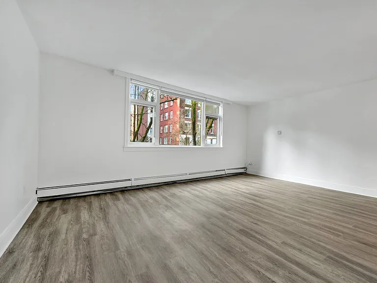 1175 Haro St — Photo 4