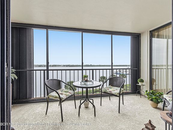 4th image of 126 Lakeshore Dr APT 526