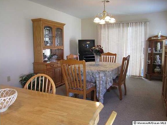 4th image of 7 Saint Clande Way